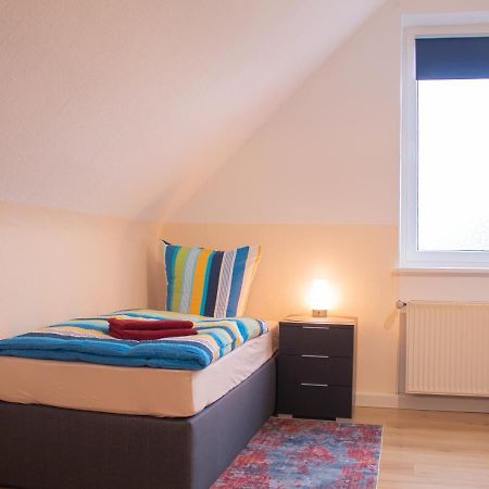 Bis 5 Personen, Parkplatz, Arbeitsplatz Apartment Solingen Luaran gambar