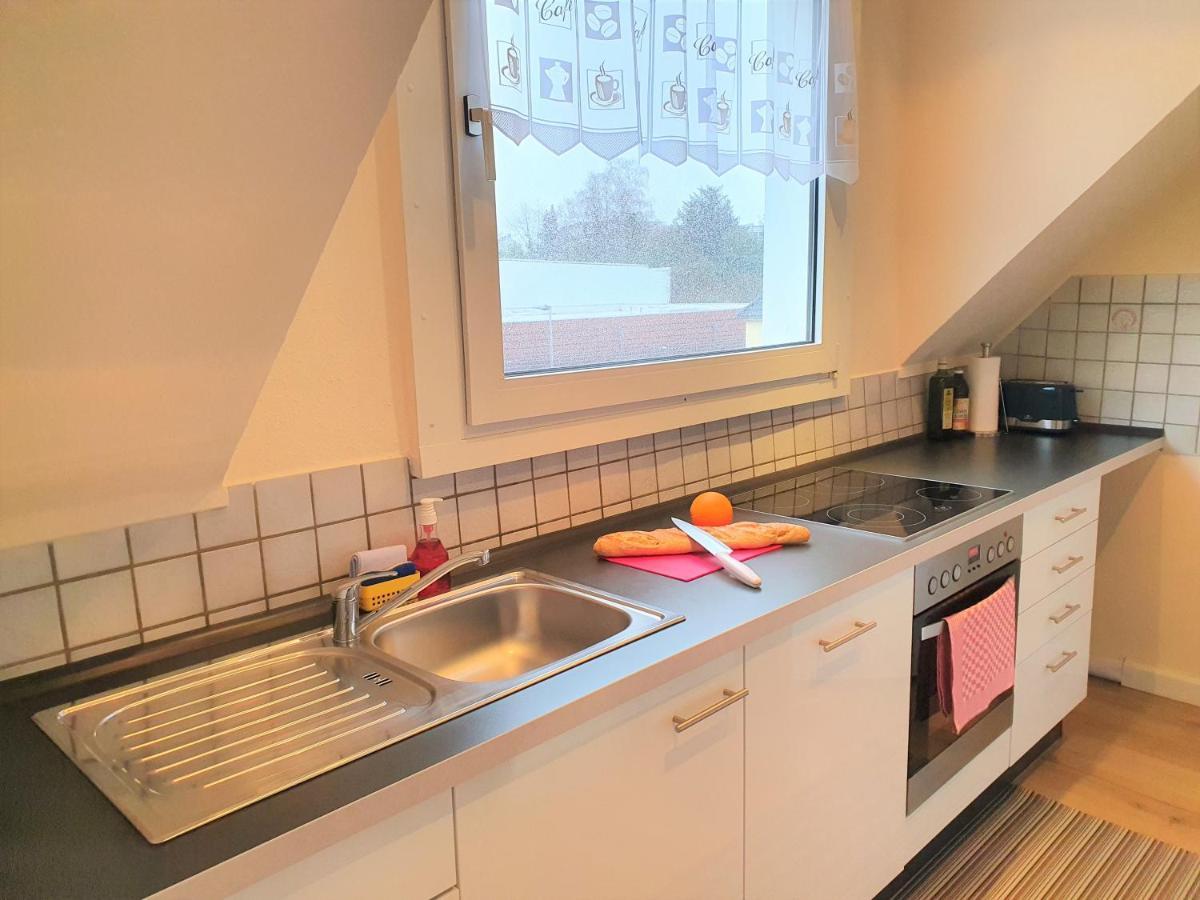 Bis 5 Personen, Parkplatz, Arbeitsplatz Apartment Solingen Luaran gambar